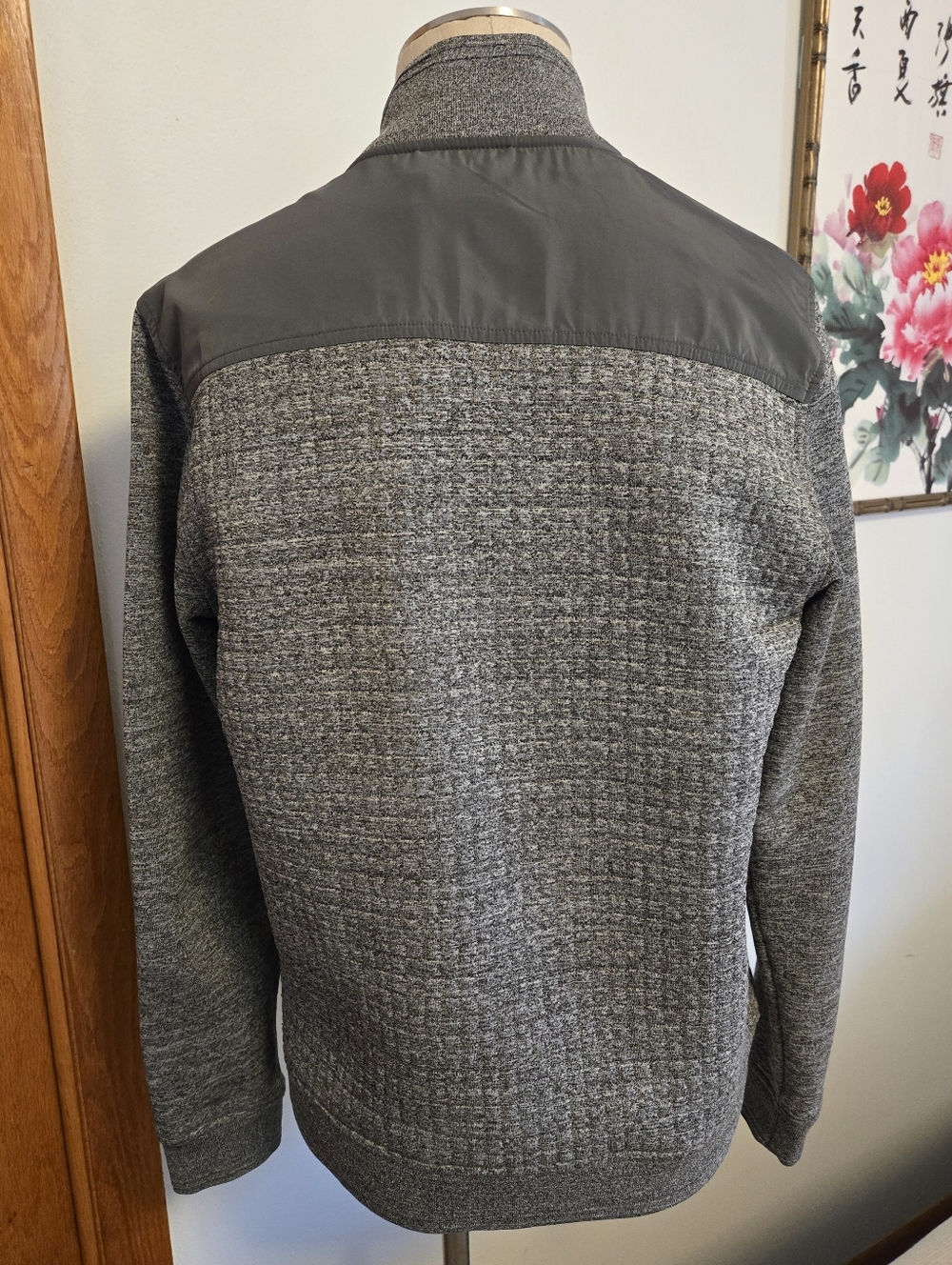 TED BAKER Men's Heather Gray Quilted Knit Whooty Jacket. Size 4. - Picture 3 of 14